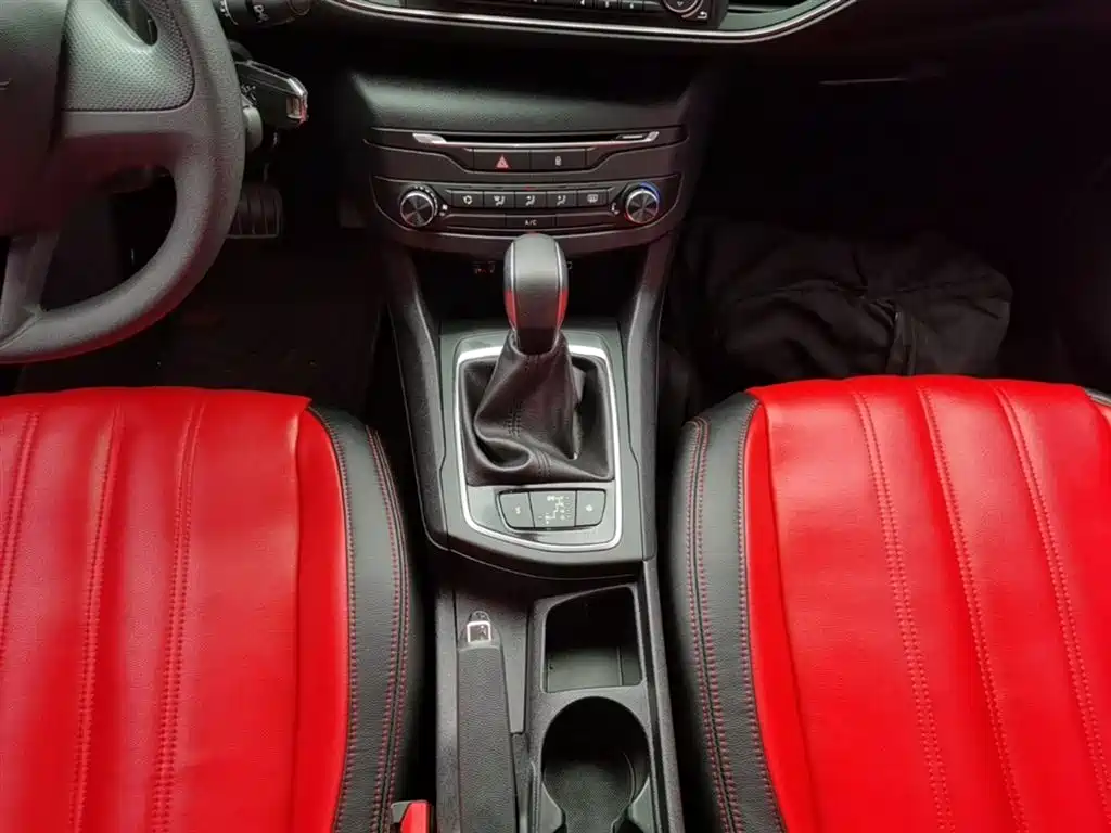 Peugeot 308S 2015 1.2T Auto Elegance Edition фото 9