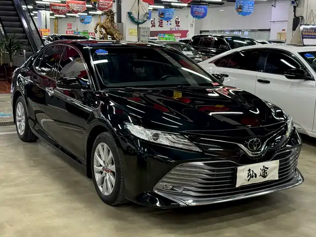 TOYOTA CAMRY