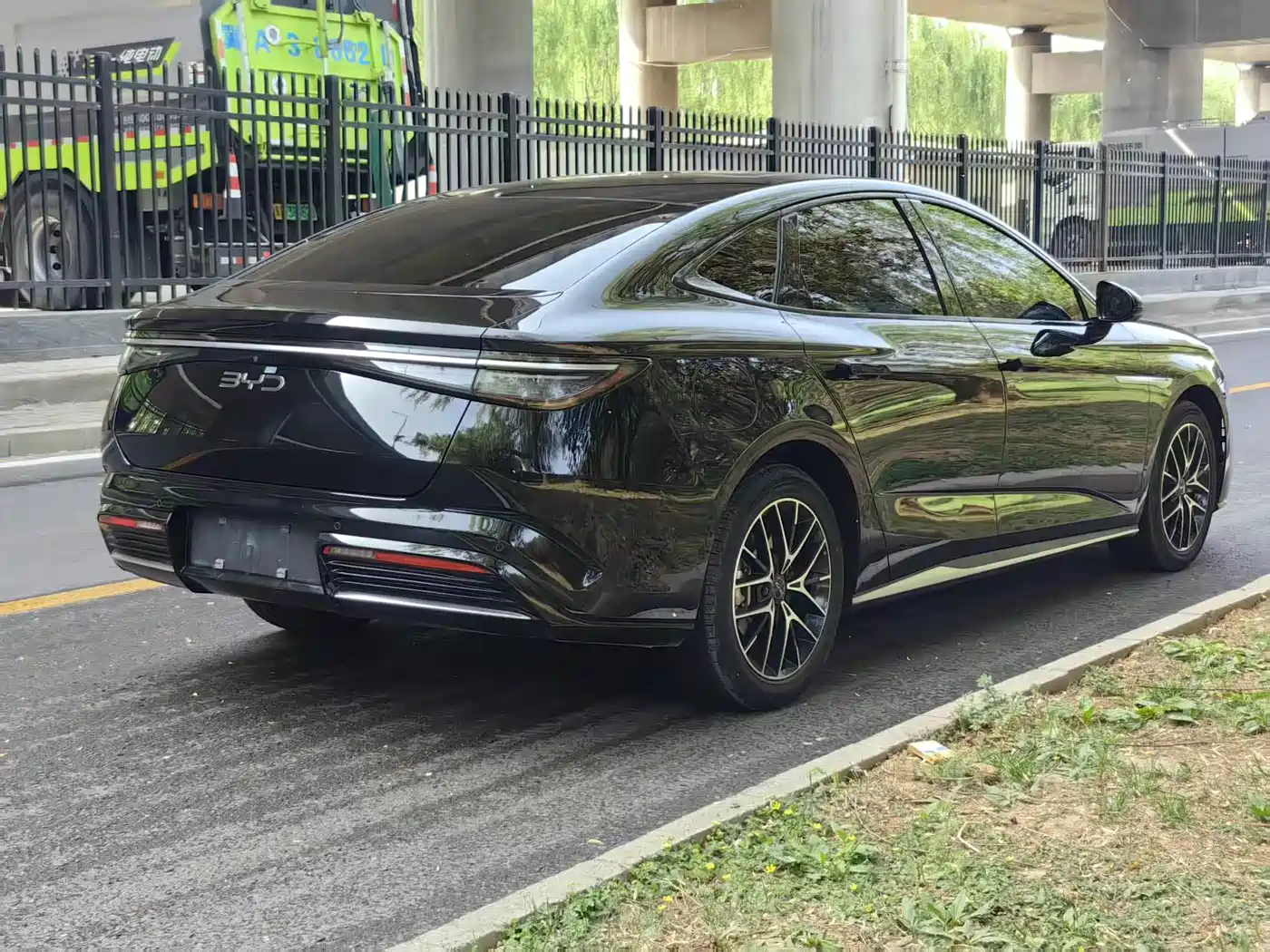 BYD Seal 2023 DM-i 1.5T 121km Premium фото 6