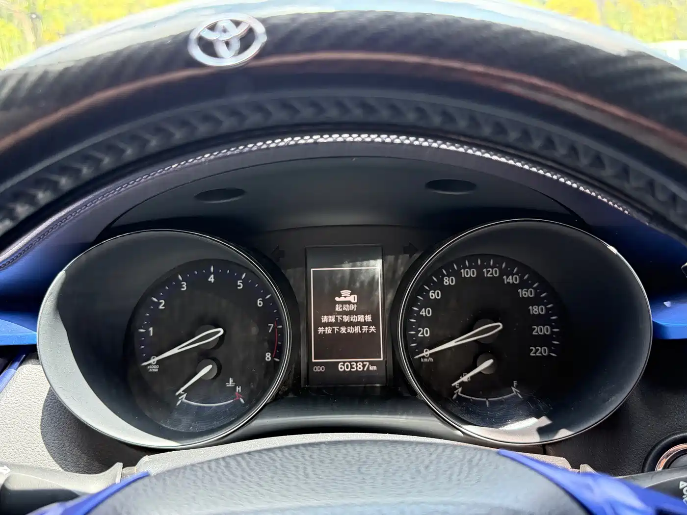 Фото 14 - Toyota C-HR