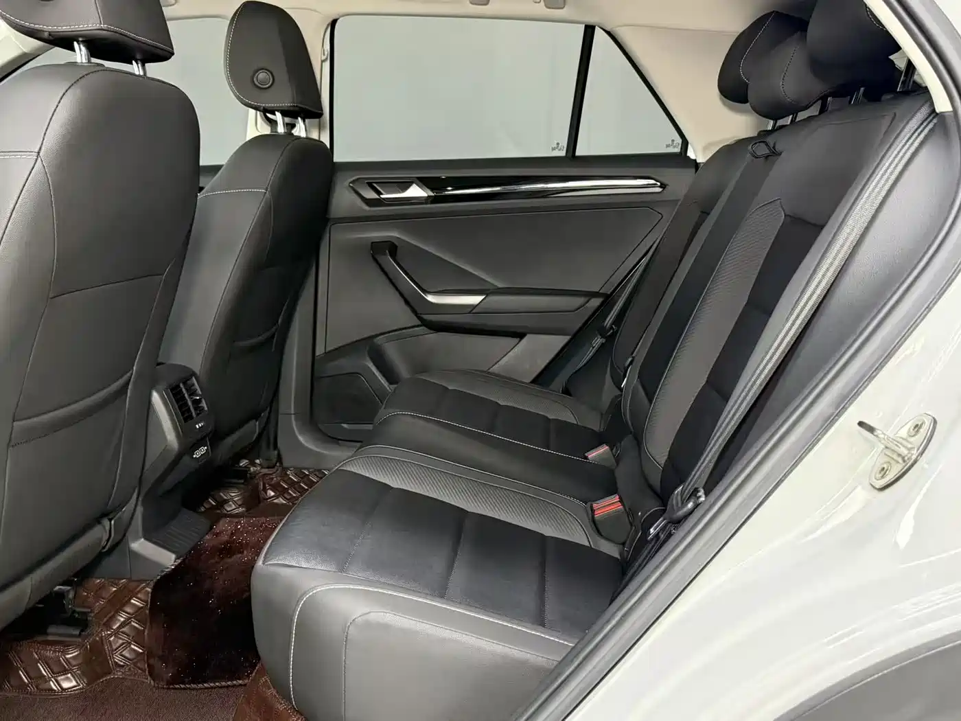 Volkswagen T-ROC 2022 280TSI DSG 2WD Comfort PLUS фото 12