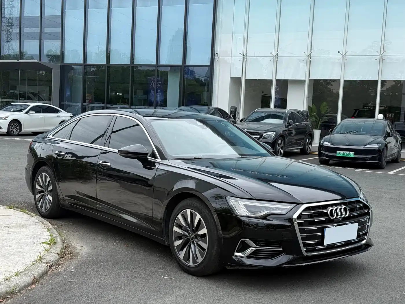 Audi A6L 2023 45 TFSI Premium Selection Elegance фото 6