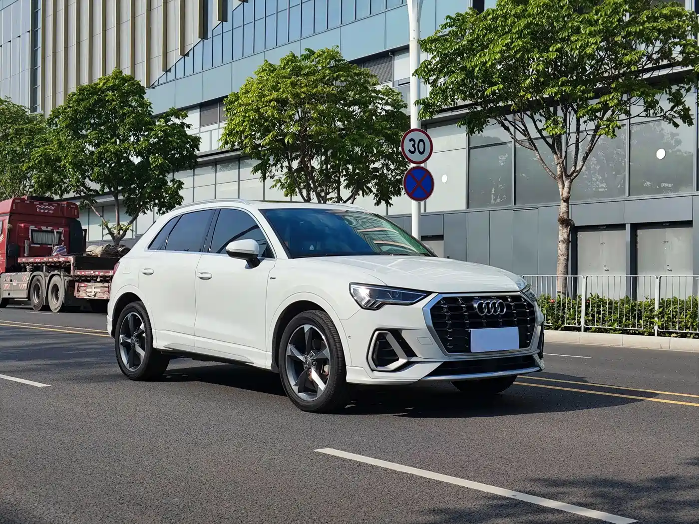 Audi Q3 2021 35 TFSI Fashion Sport фото 3