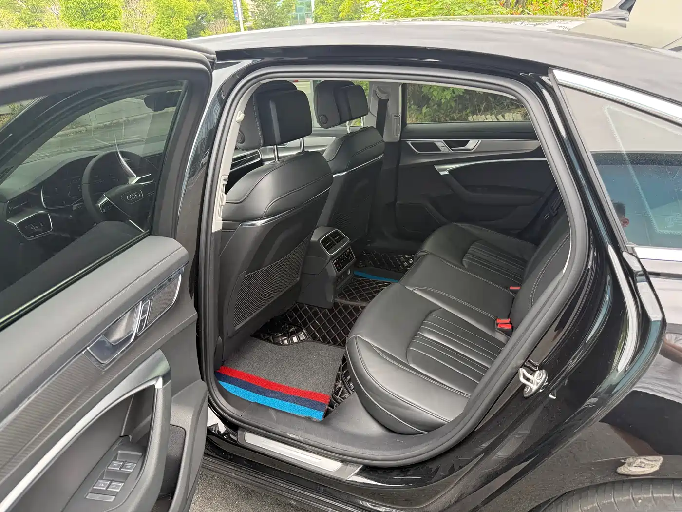 Audi A6L 2023 45 TFSI Premium Selection Elegance фото 13