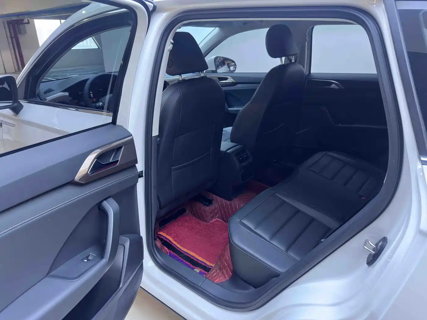 Volkswagen Tharu 2022 280TSI FWD Luxury Edition фото 20