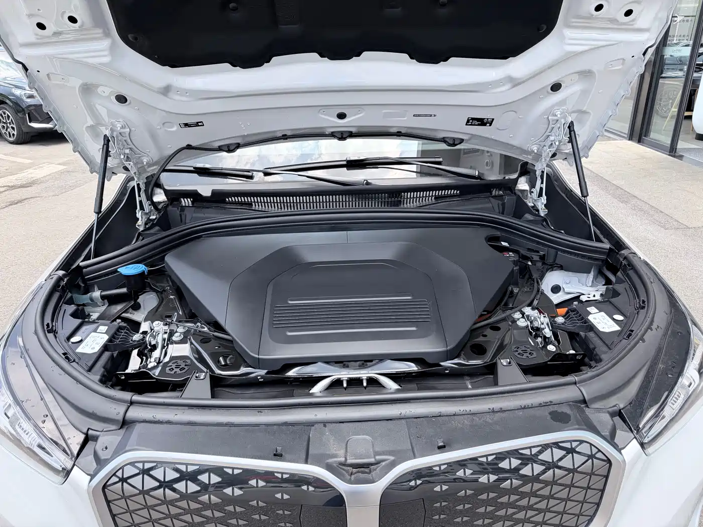 BMW iX1 2023 eDrive25L M Sport Package фото 10