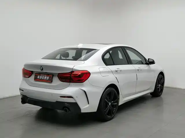 BMW 1 Series 2022 125i M Sport Shadow Edition — фото 2