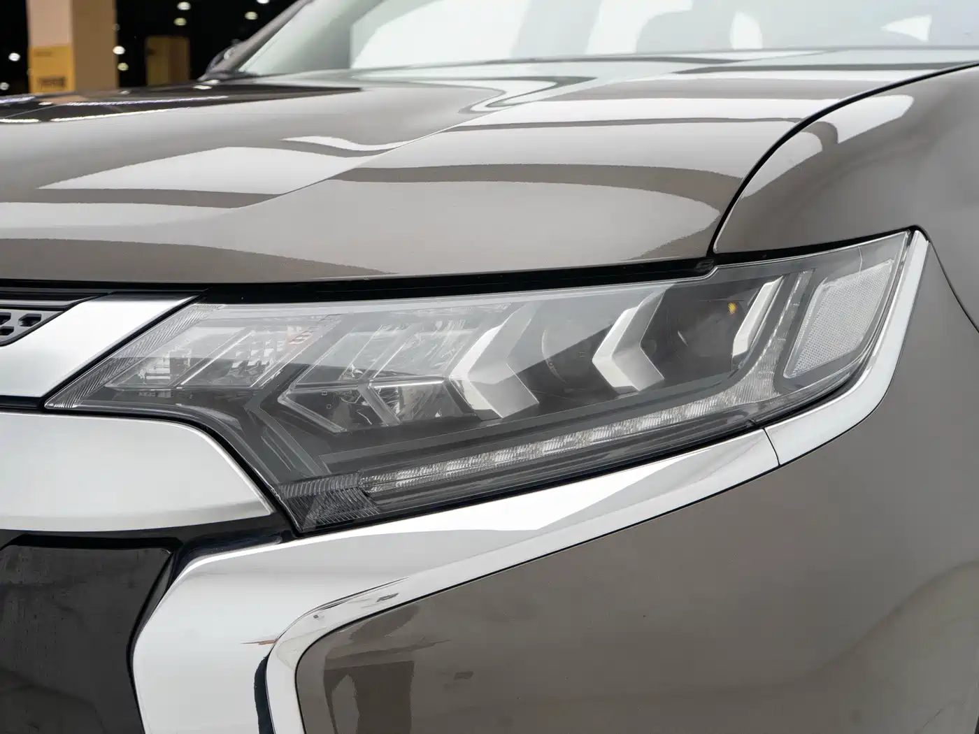 Mitsubishi Outlander 2019 2.4L 4WD Deluxe Edition 7-Seater China VI фото 19