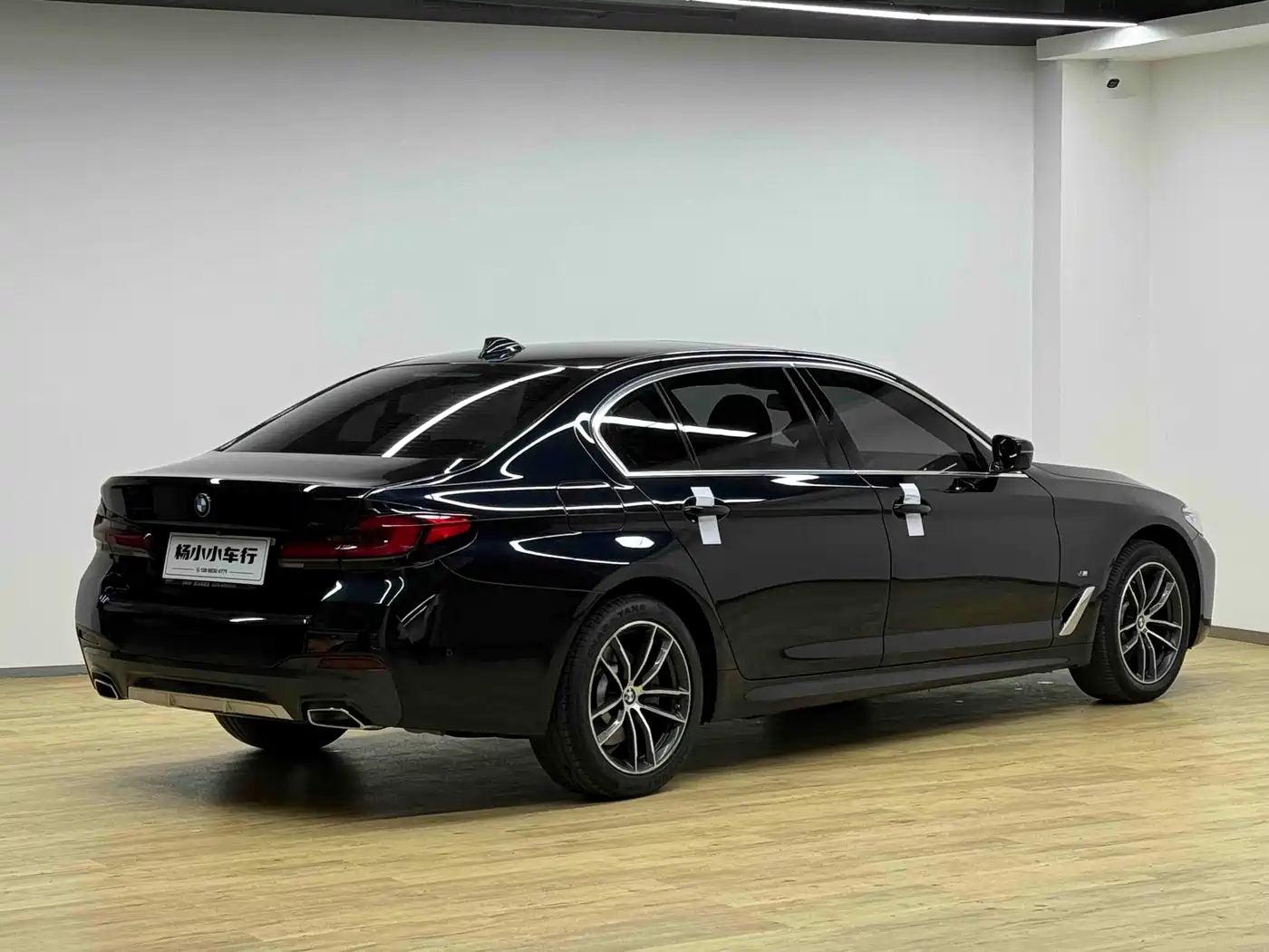 BMW 5 Series 2022 525Li M Sport Package фото 6