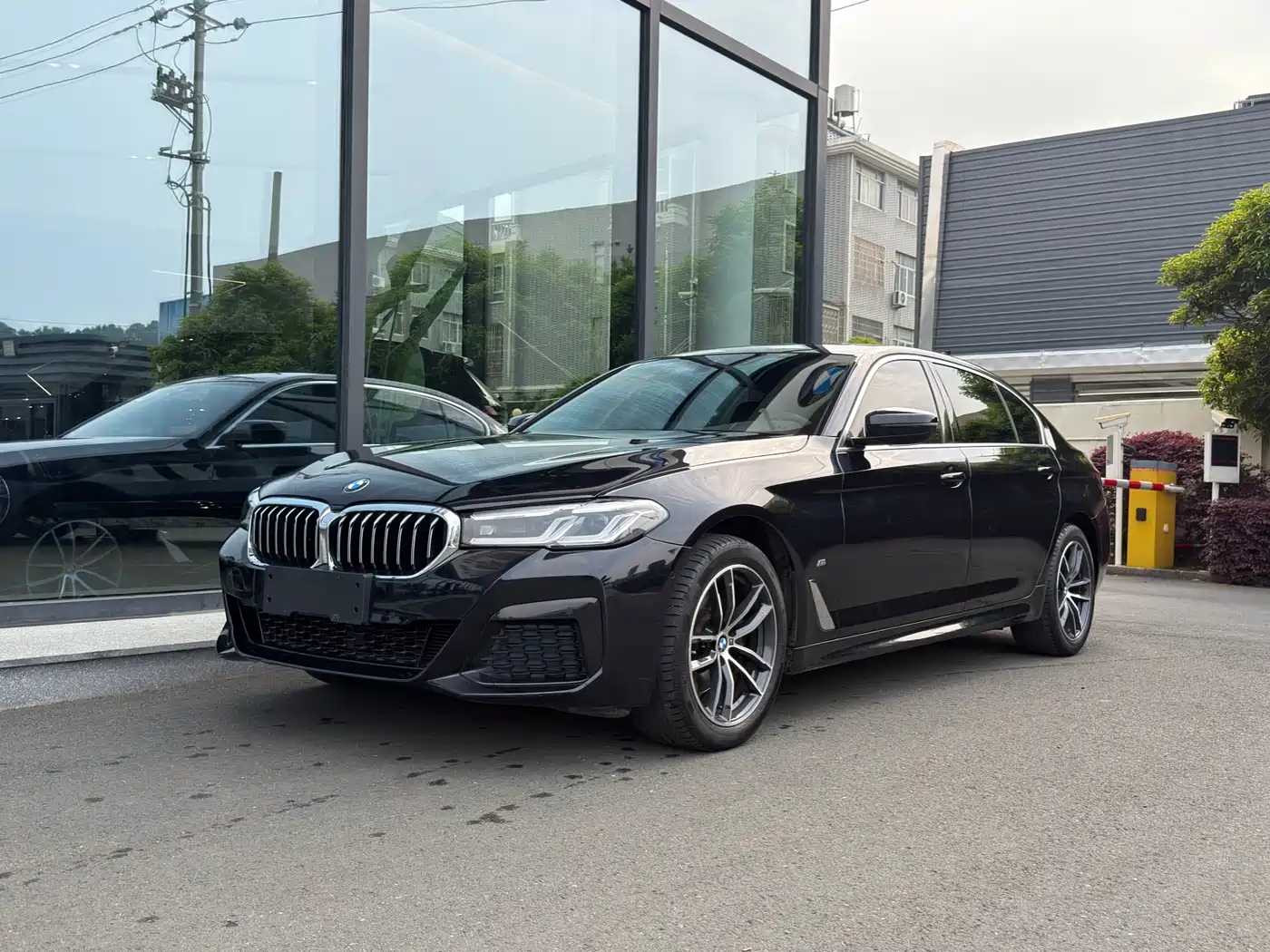 BMW 5 Series 2022 525Li M Sport Package
