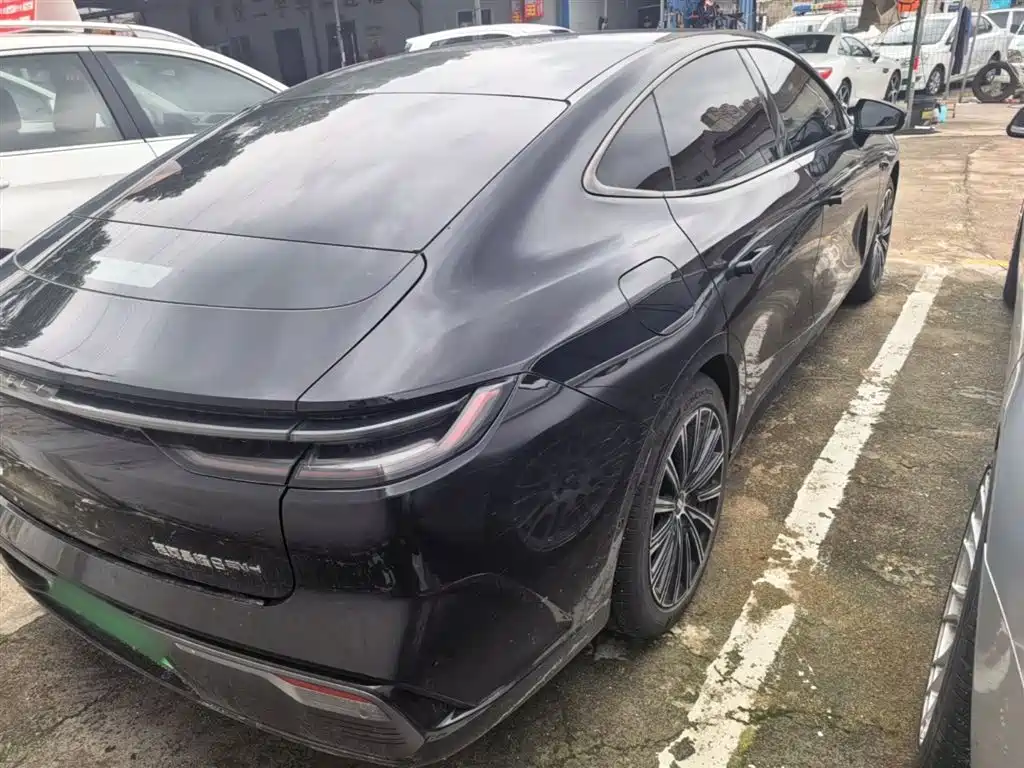 Geely Galaxy Galaxy Xingyao 8 2025 Model 130km EM-i Flagship Edition фото 7