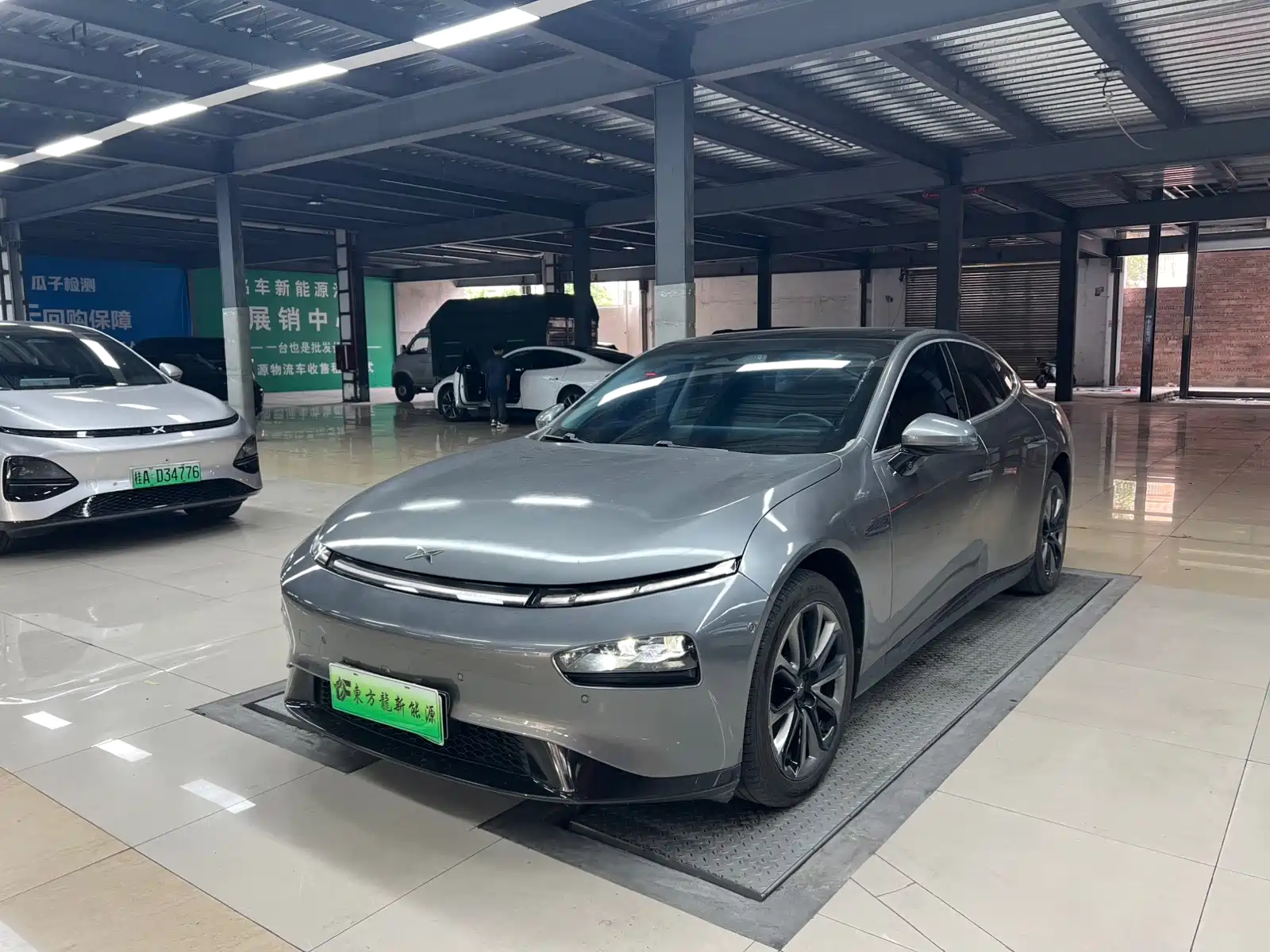 Фото 2 - XPeng P7