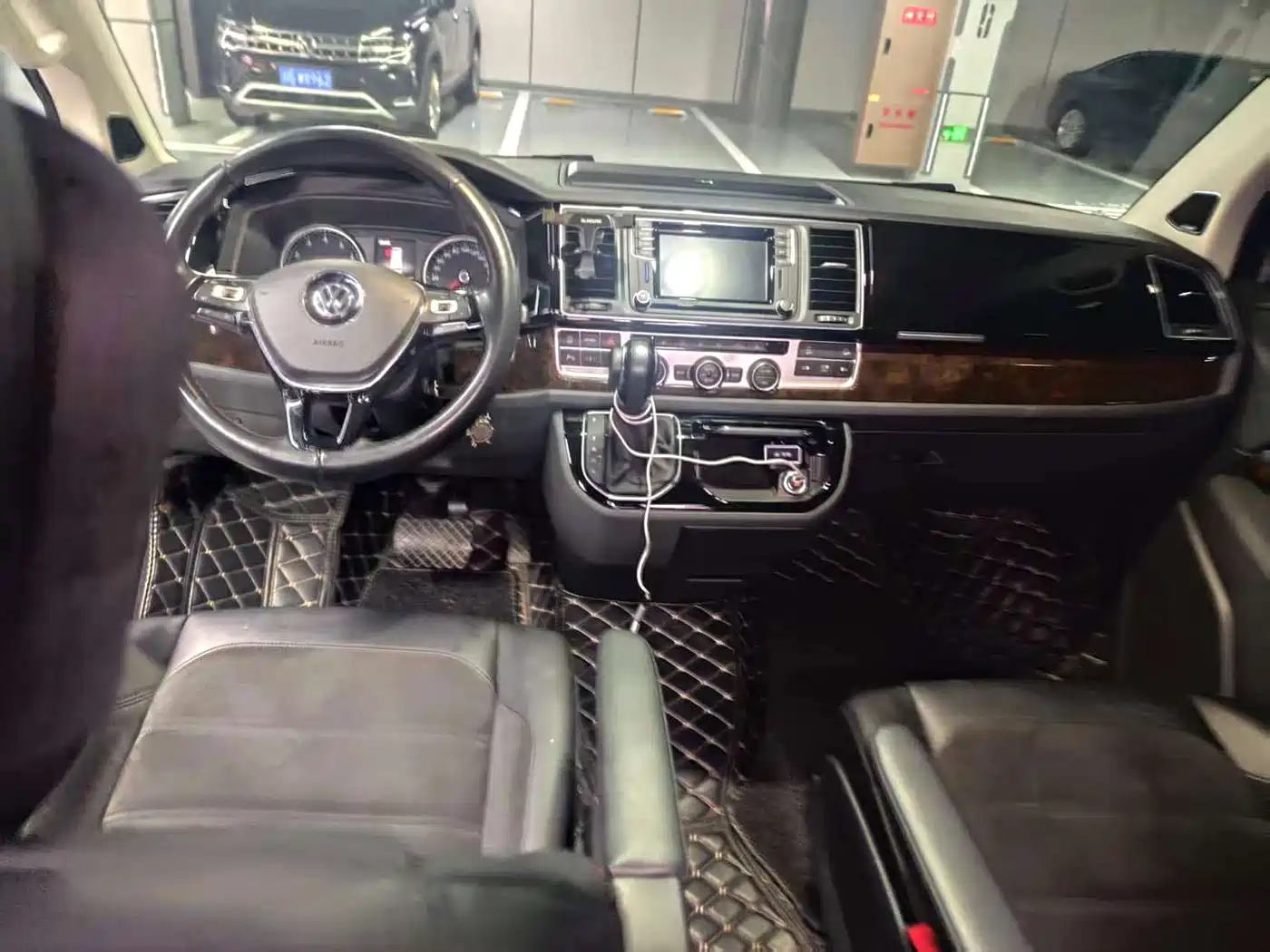 Volkswagen Multivan 2019 2019 2.0TSI 4WD Premium 7-seater