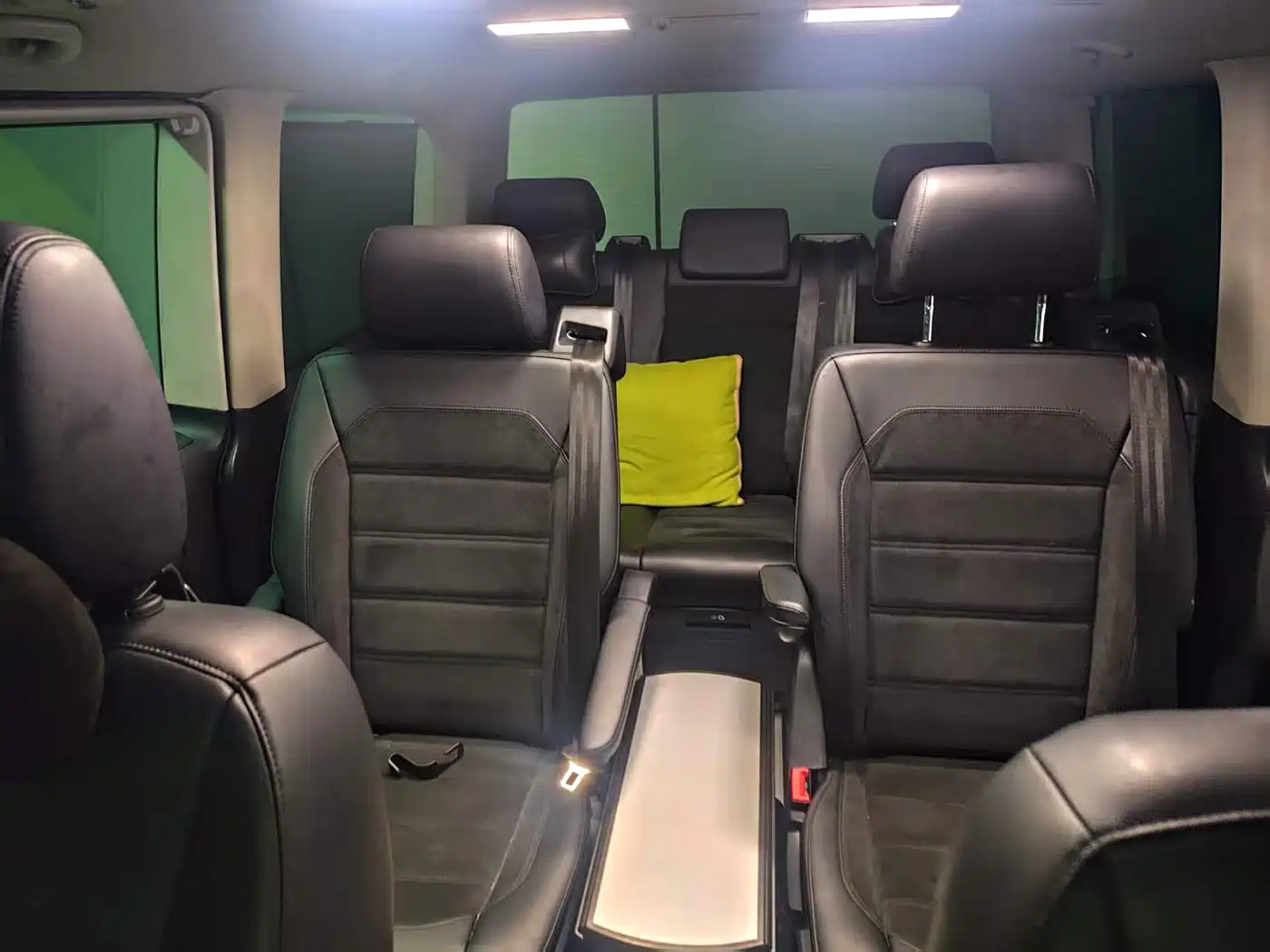 Volkswagen Multivan 2019 2019 2.0TSI 4WD Premium 7-seater