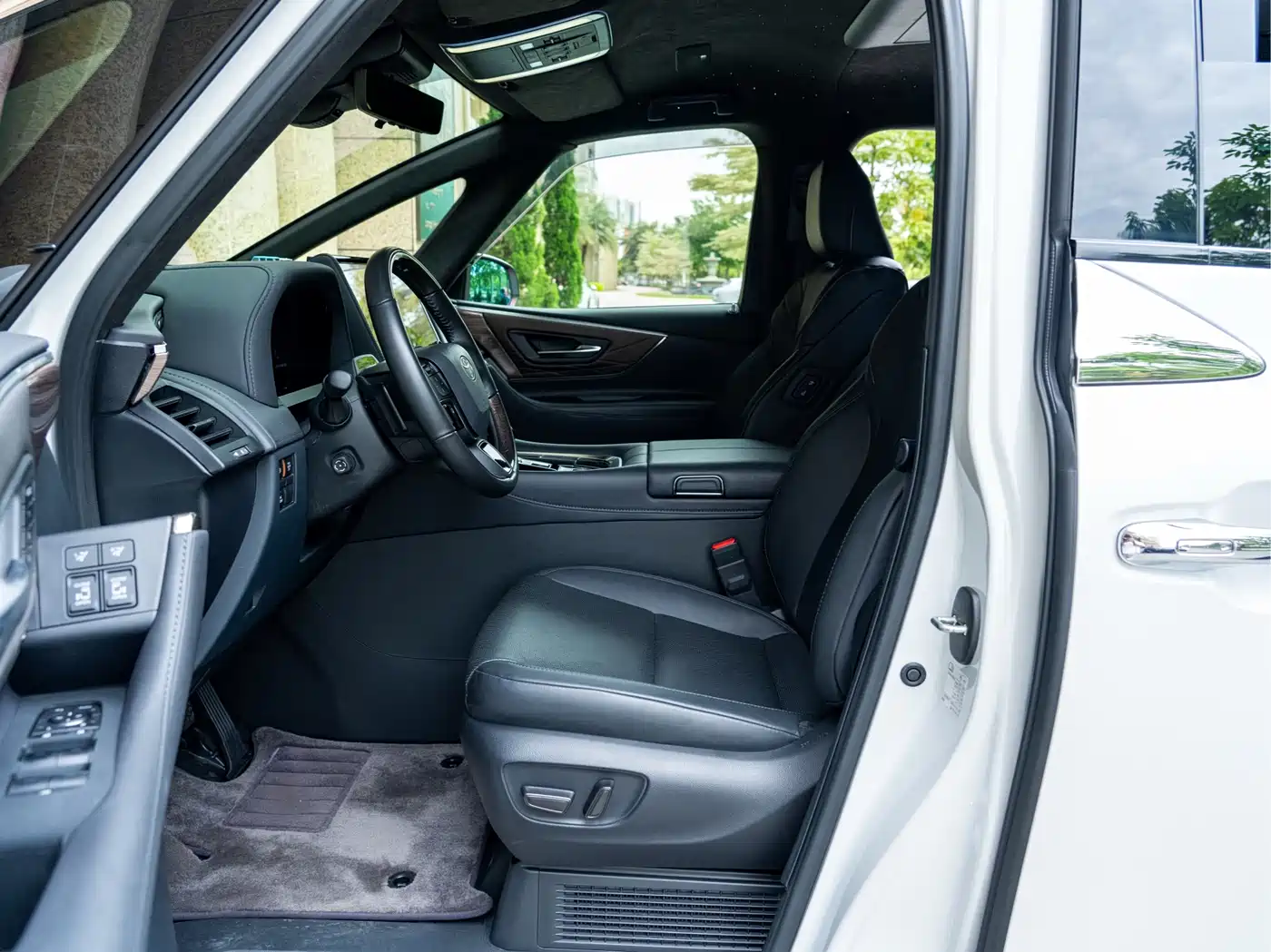 Toyota Vellfire 2024 Crown Hybrid 2.5L Executive Premium Edition фото 16