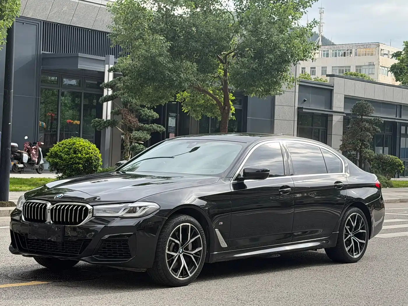 Фото 3 - BMW 5 Series