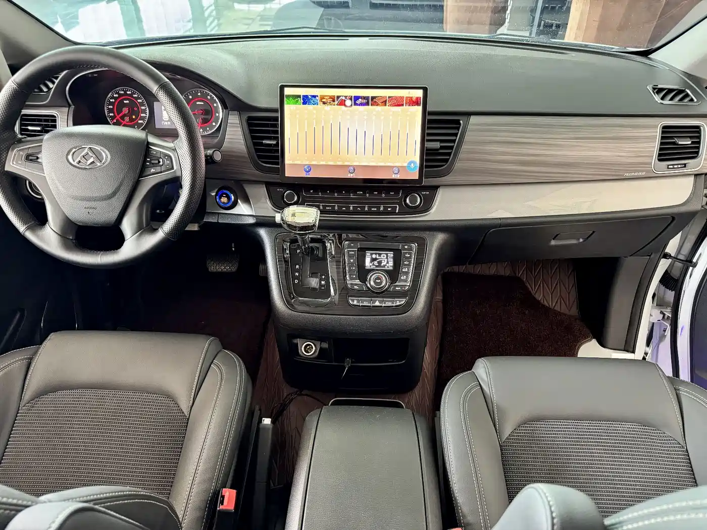 Maxus G10 2018 2018 PLUS 2.0T Automatic Executive Edition
