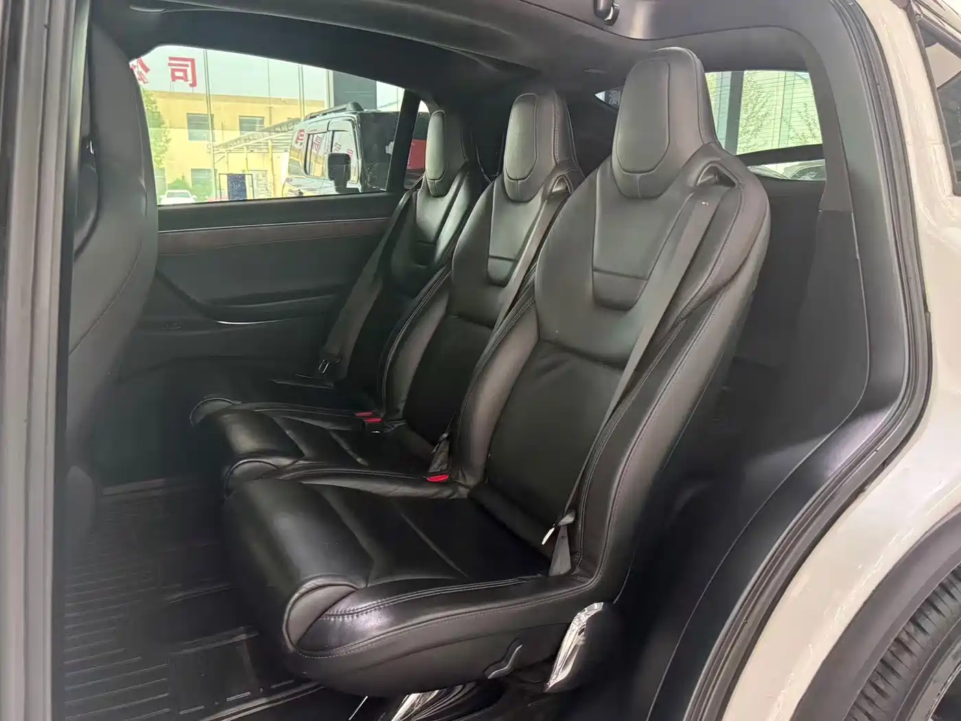 TESLA MODEL X
