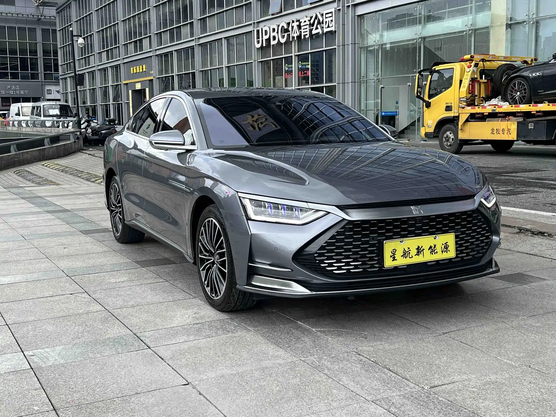 Фото 2 - BYD Han