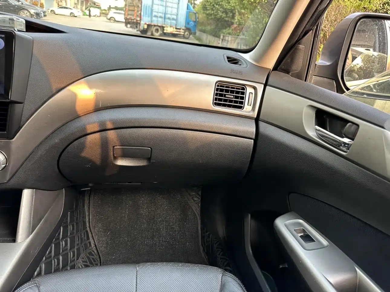 Subaru Forester 2009 2010 2.5XT Luxury Navigation Edition