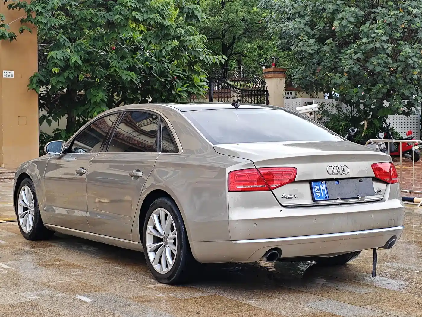 Фото 6 - Audi A8