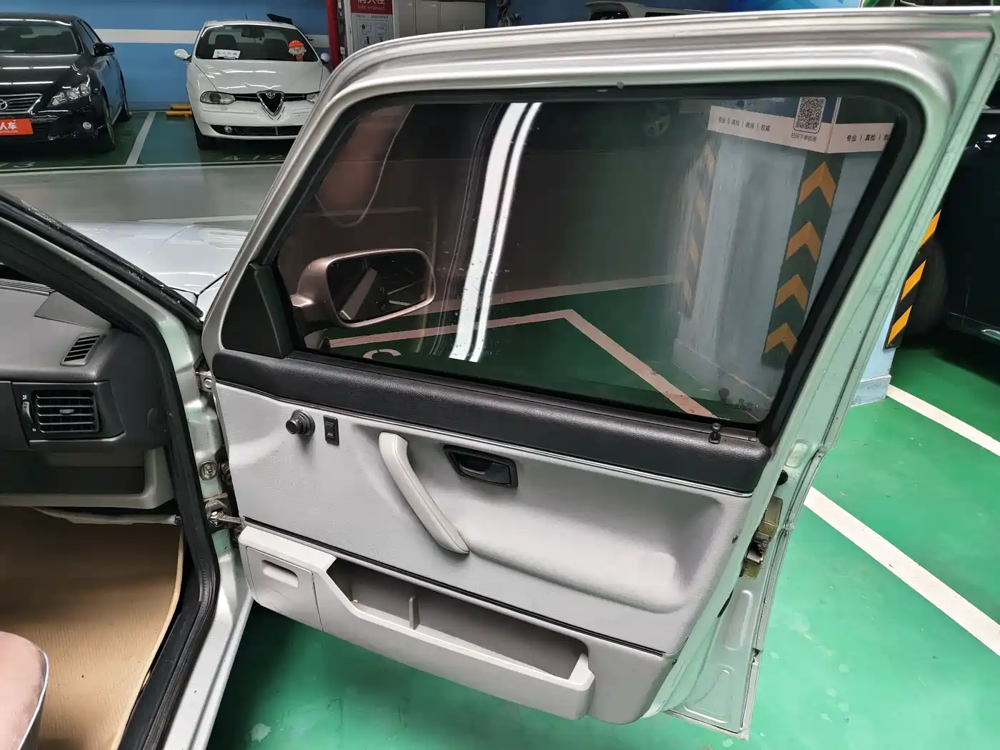 Volkswagen Jetta 2010 1.6L Partner фото 15