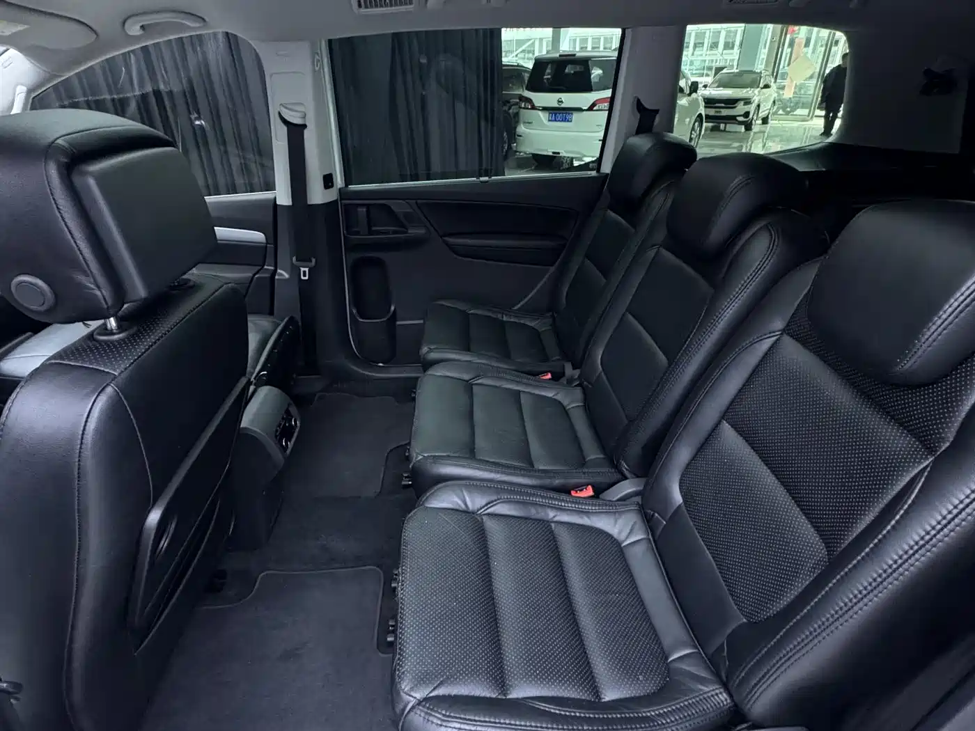 Volkswagen Sharan 2016 380TSI Comfort 7-seater фото 7