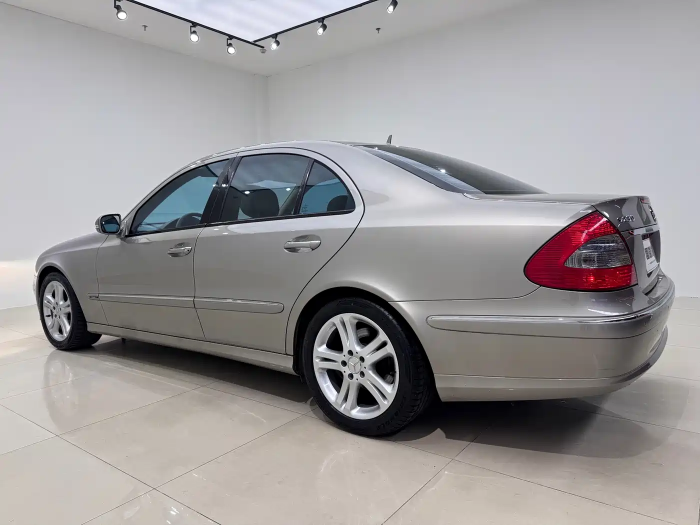 Mercedes-Benz E-Class 2008 E 230 Fashion фото 6