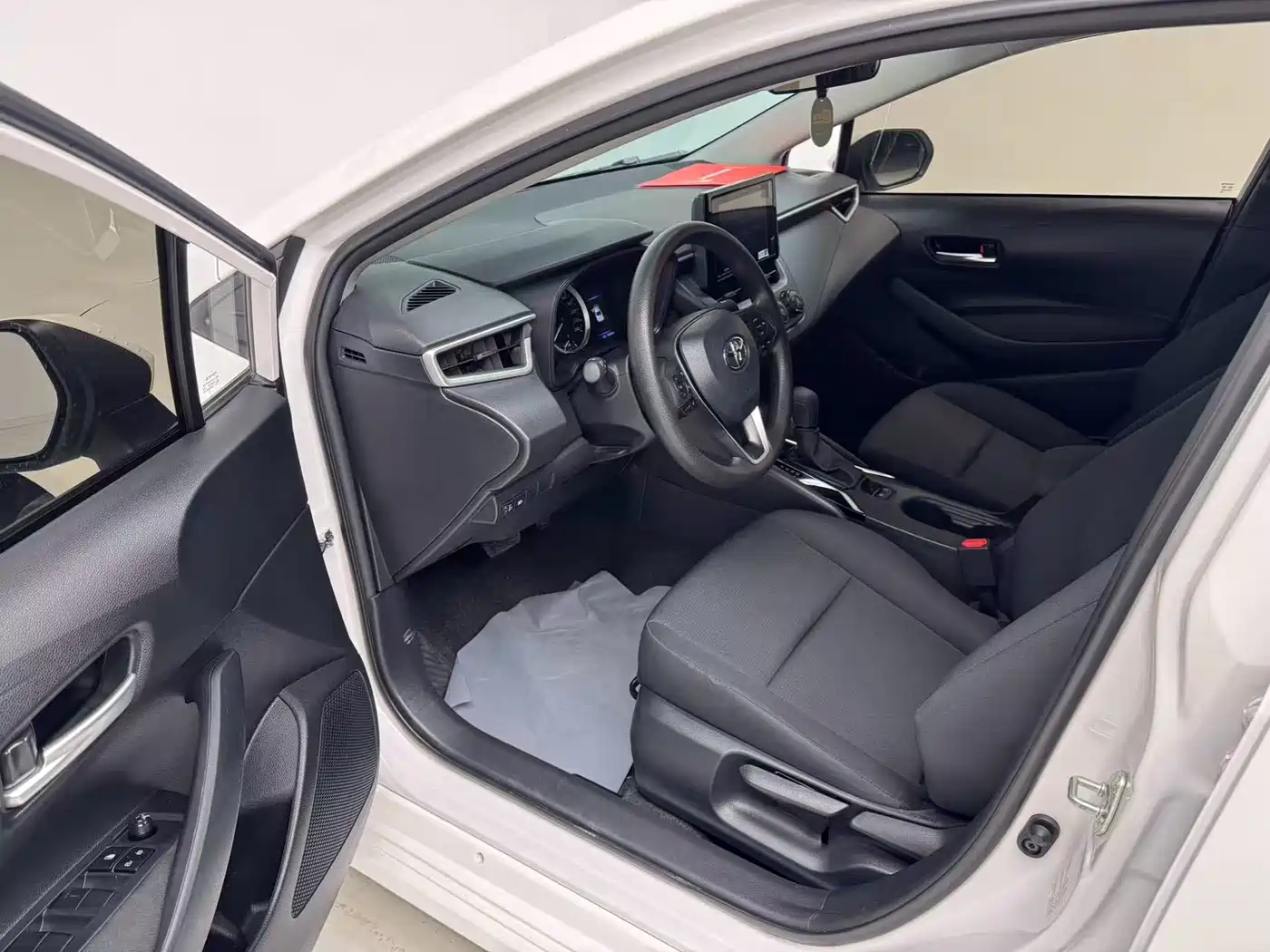 Toyota Corolla 2025 1.2T Pioneer Edition фото 11