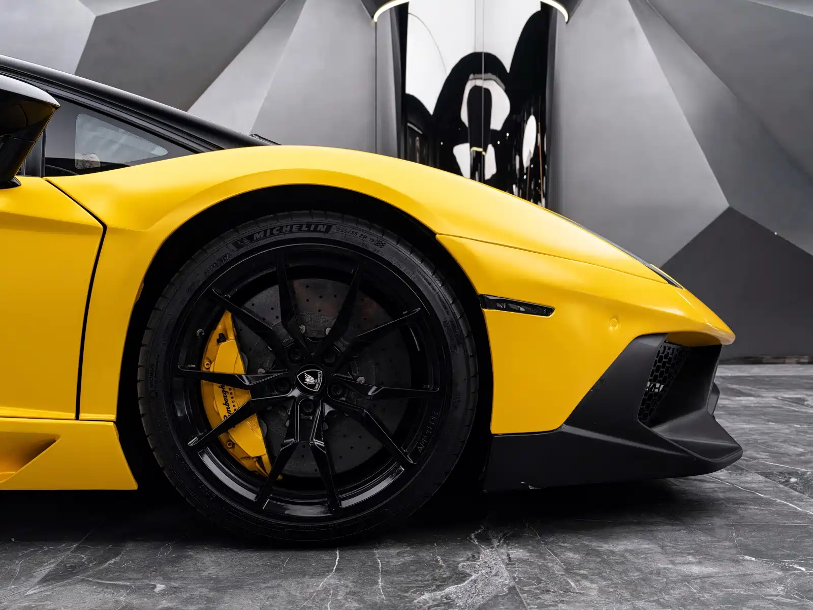 Photo 10 - Lamborghini Aventador