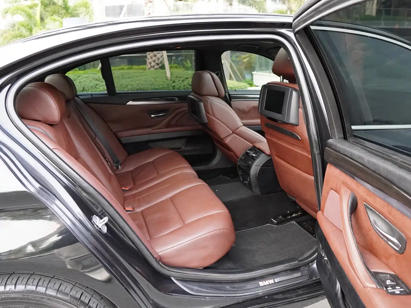 BMW 5 Series 2011 535Li Luxury фото 6