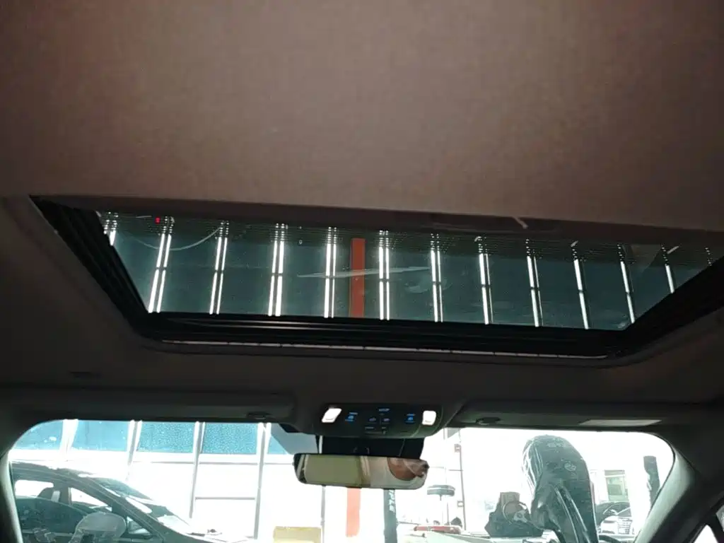 Toyota Granvia 2023 2022 2.5L Hybrid Noble Edition