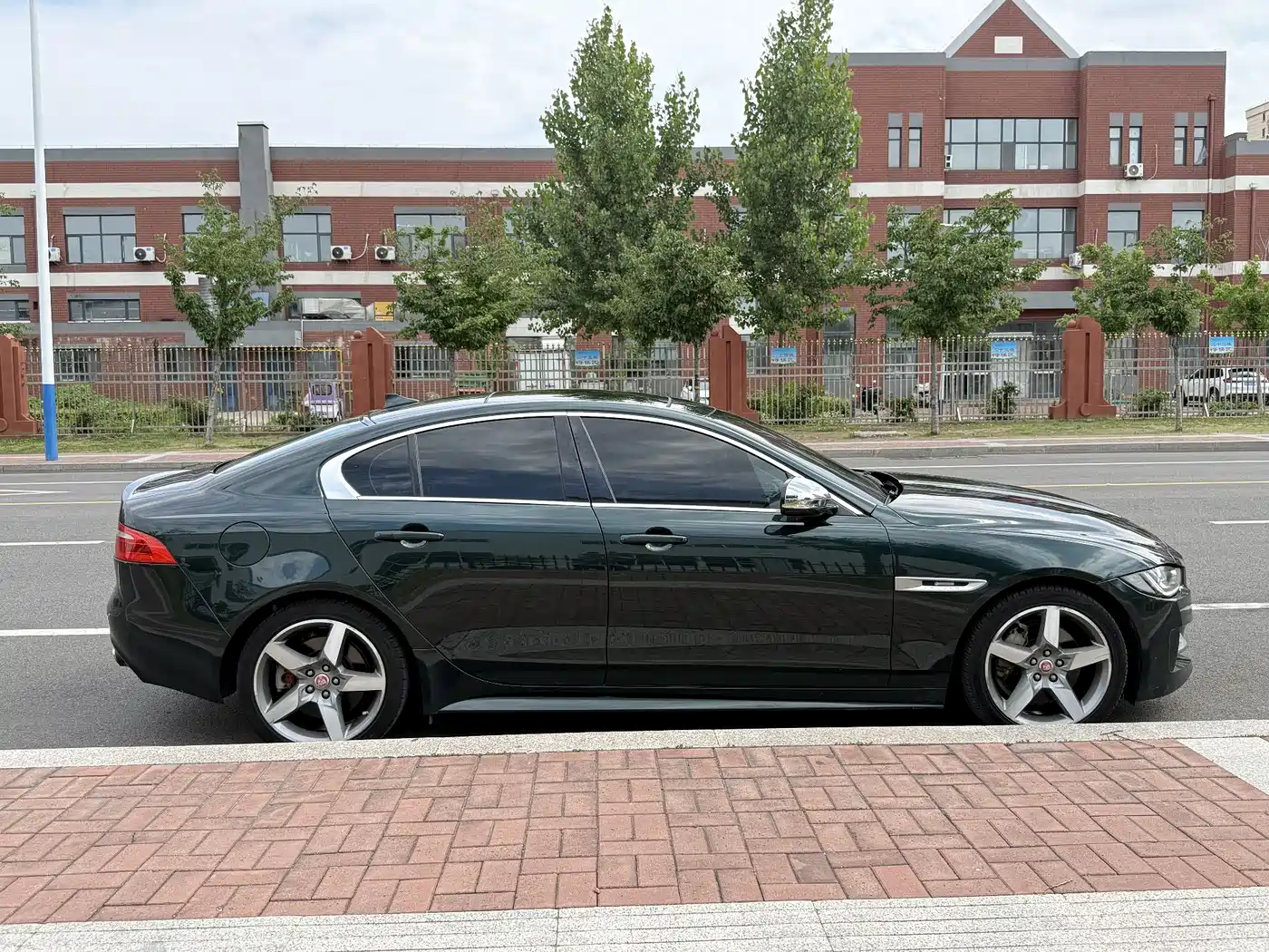 Jaguar XE 2016 2015 2.0T 200PS R-Sport
