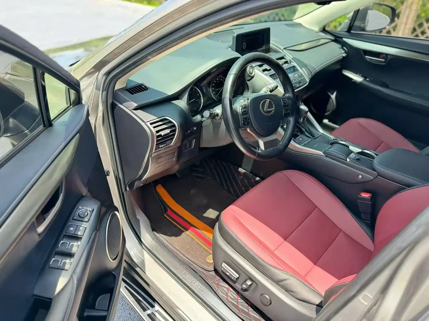 Фото 4 - Lexus NX