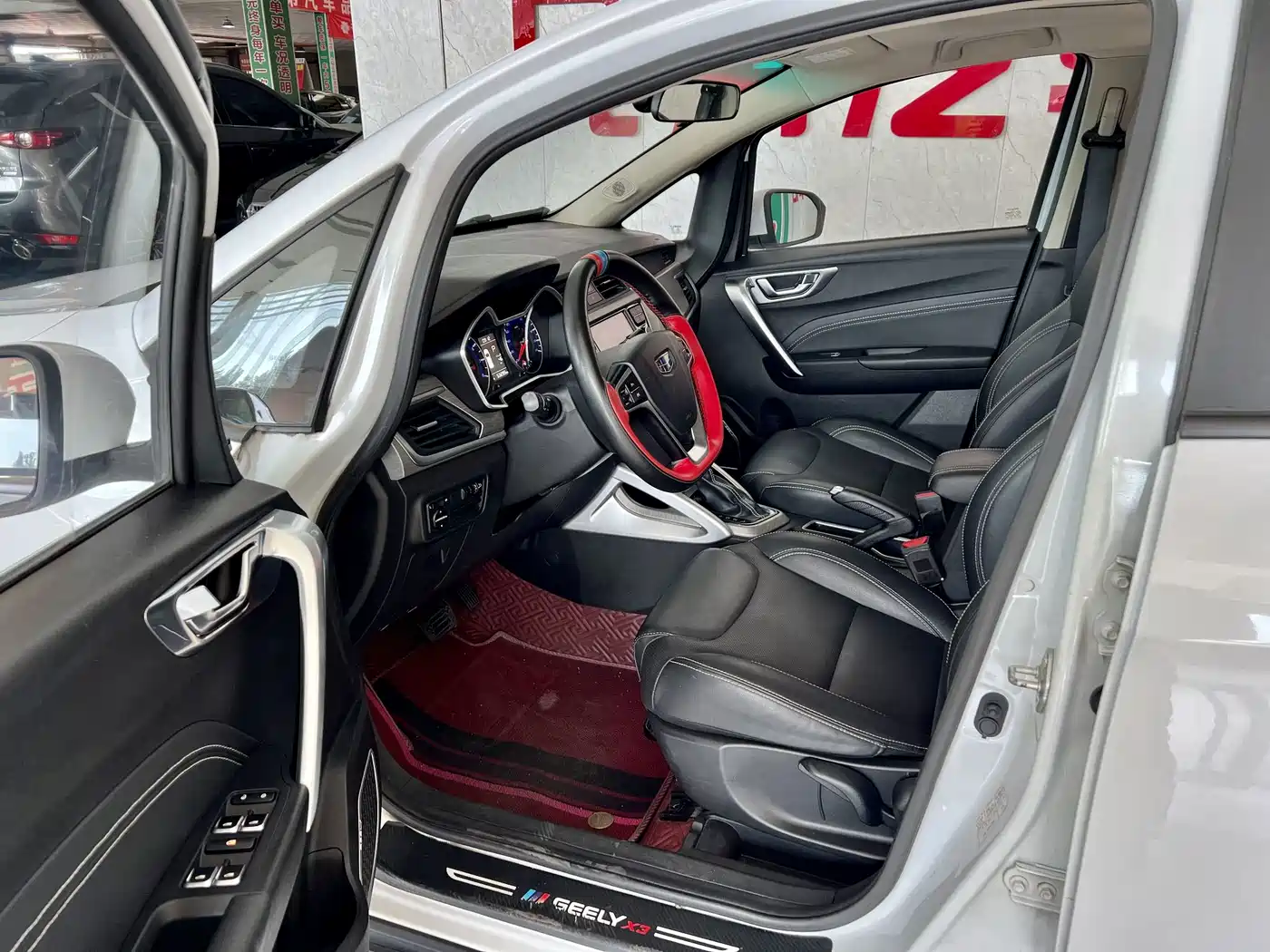 Фото 4 - Geely Vision X3