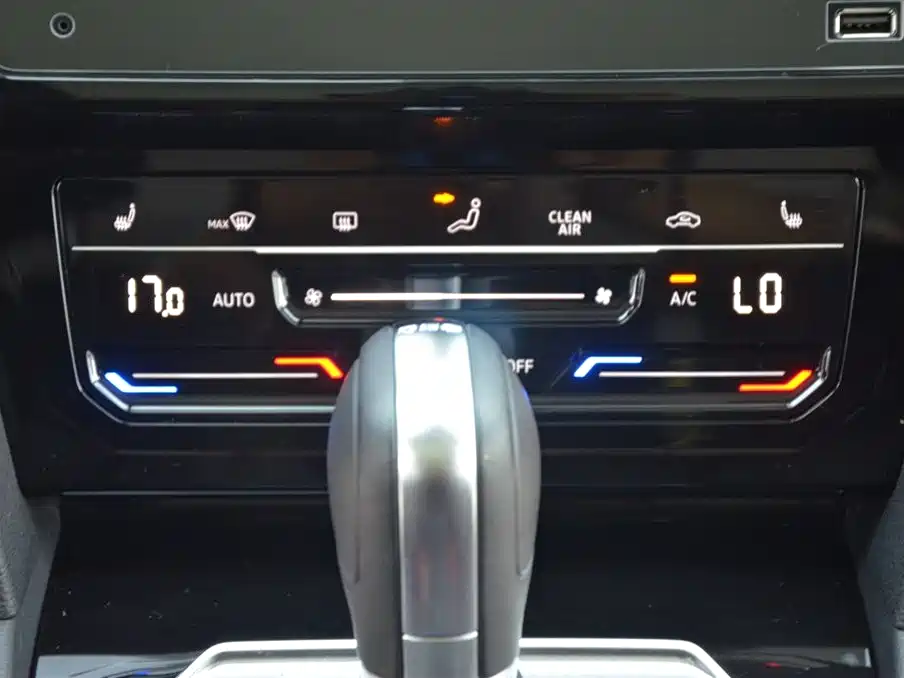 Volkswagen Magotan 2020 330TSI DSG Leading фото 8
