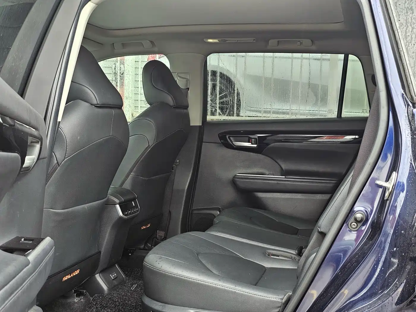 TOYOTA HIGHLANDER