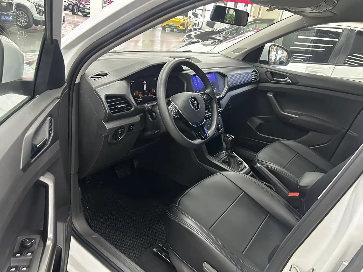 Volkswagen T-Cross 2023 1.5L Automatic Trend Edition фото 5