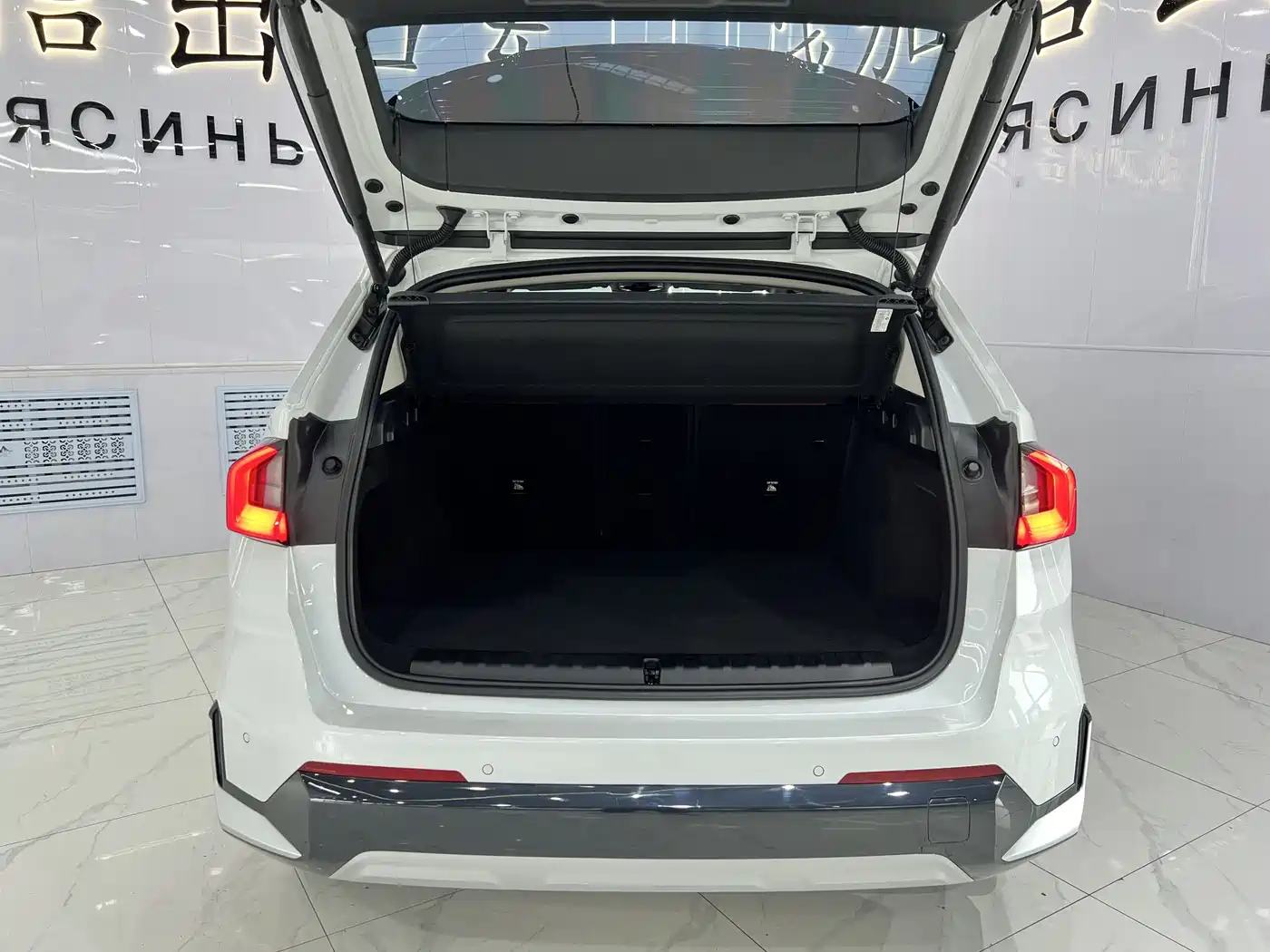 BMW X1 2023 sDrive20Li X Design Package фото 17