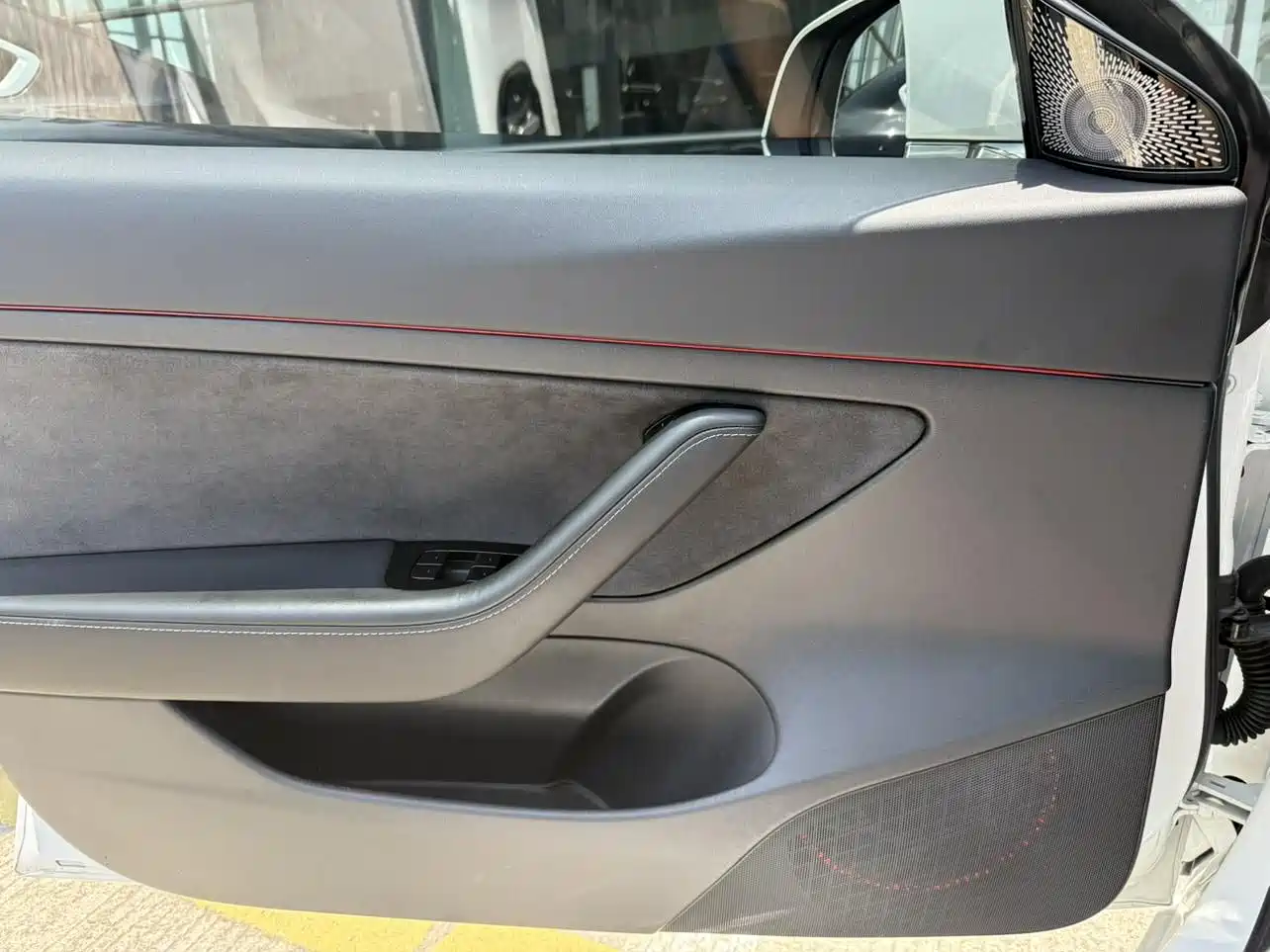 TESLA MODEL 3 (IMPORTED)