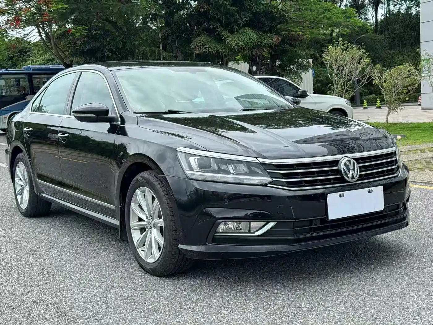 Volkswagen Passat 2017 280TSI DSG Prestige фото 4