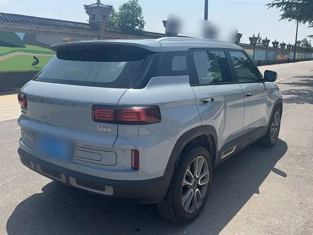 Фото 5 - Geely ICON