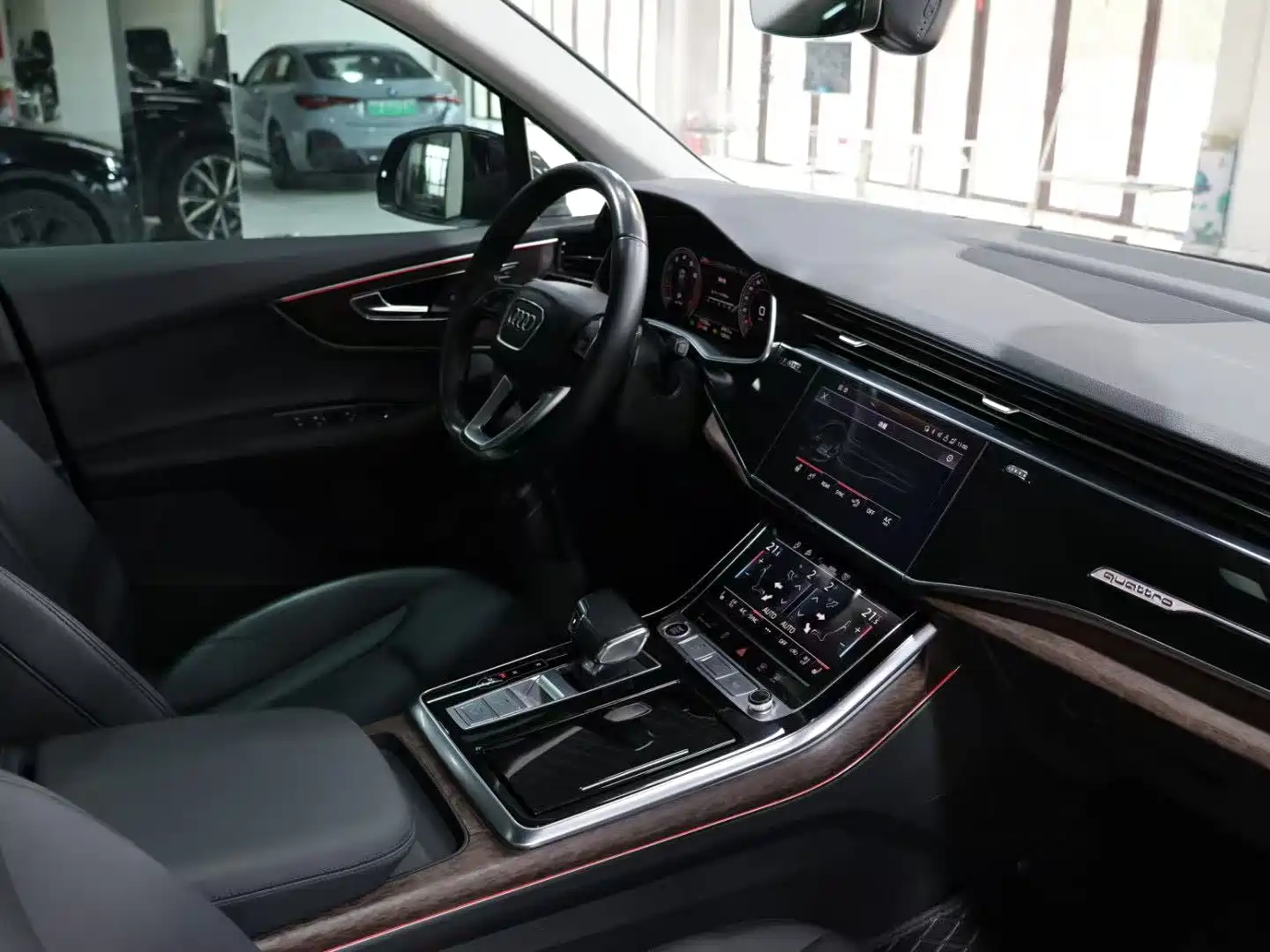 Фото 14 - Audi Q7