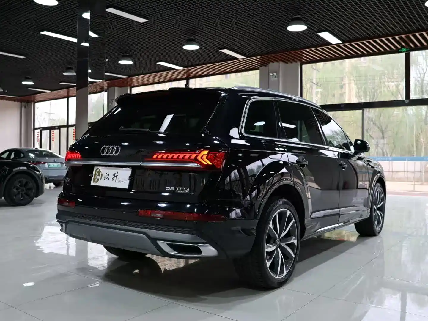 Фото 17 - Audi Q7