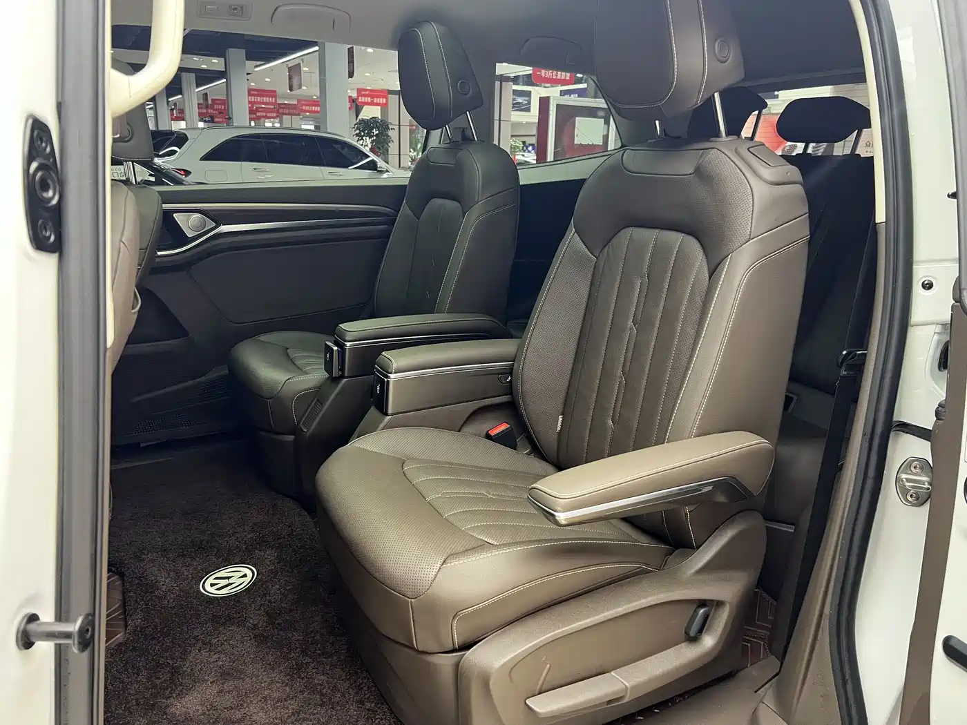 Volkswagen Viloran 2020 330TSI Luxury Edition фото 13
