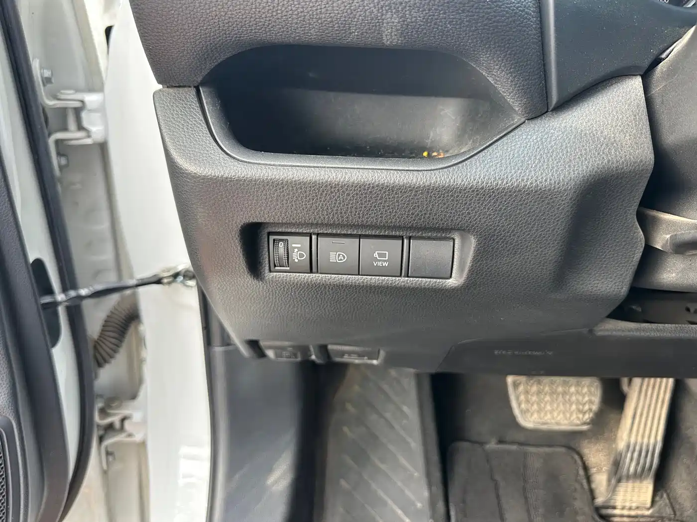 Toyota Wildlander 2022 2.0L CVT FWD Luxury Edition фото 10