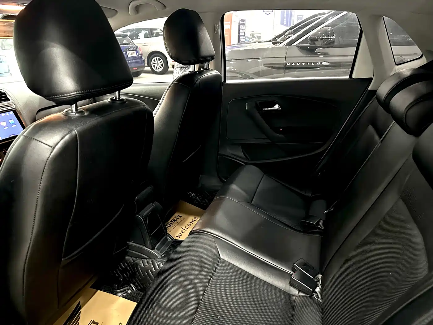 Volkswagen Polo 2014 1.4L Automatic Comfort Edition фото 14