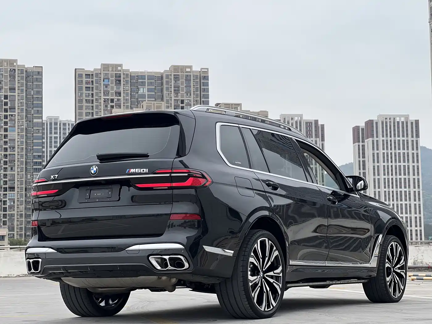 BMW X7 M60I