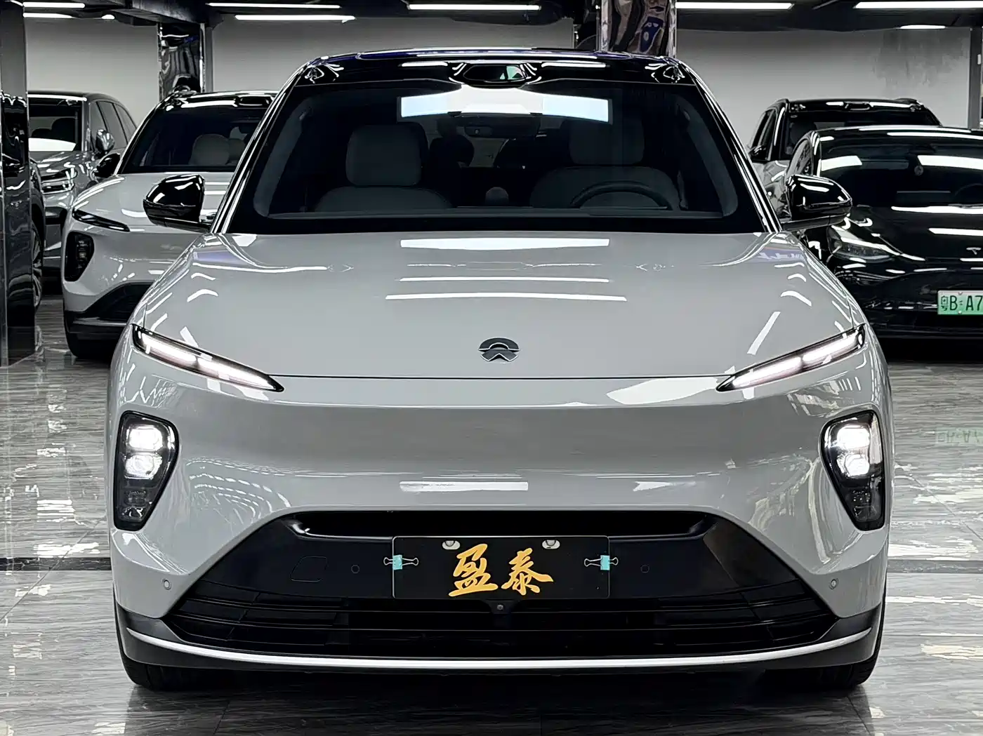 NIO ES8 2023 75kWh Executive Edition фото 2