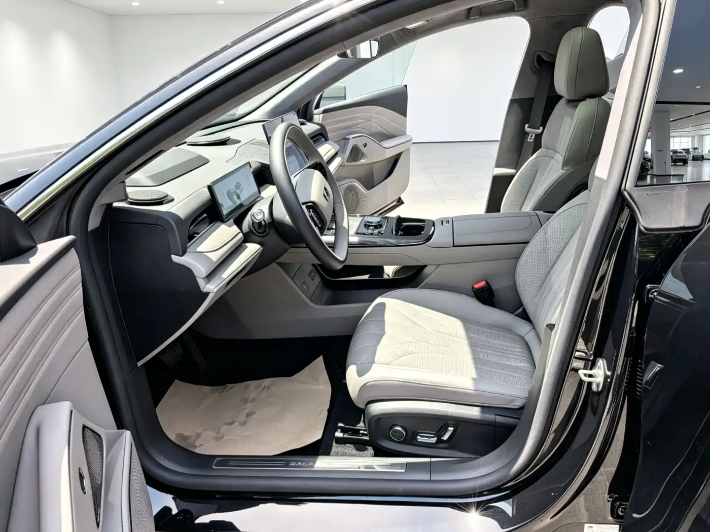 Geely Galaxy Galaxy Xingyao 8 2025 130km EM-P Starship Edition фото 4